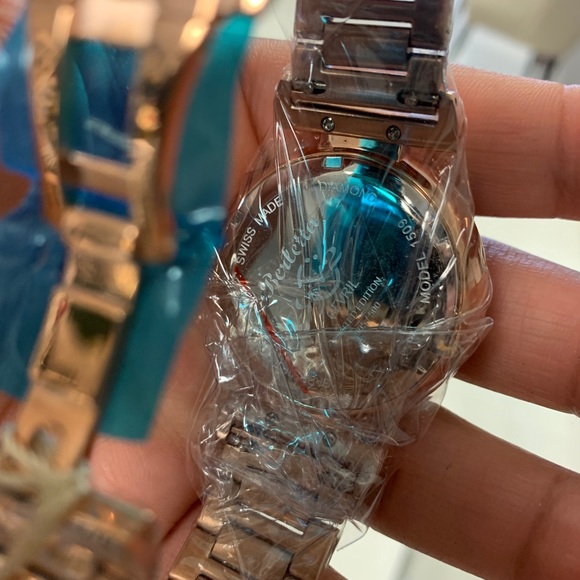 Gevril GV2 rose gold New with tags watch with box